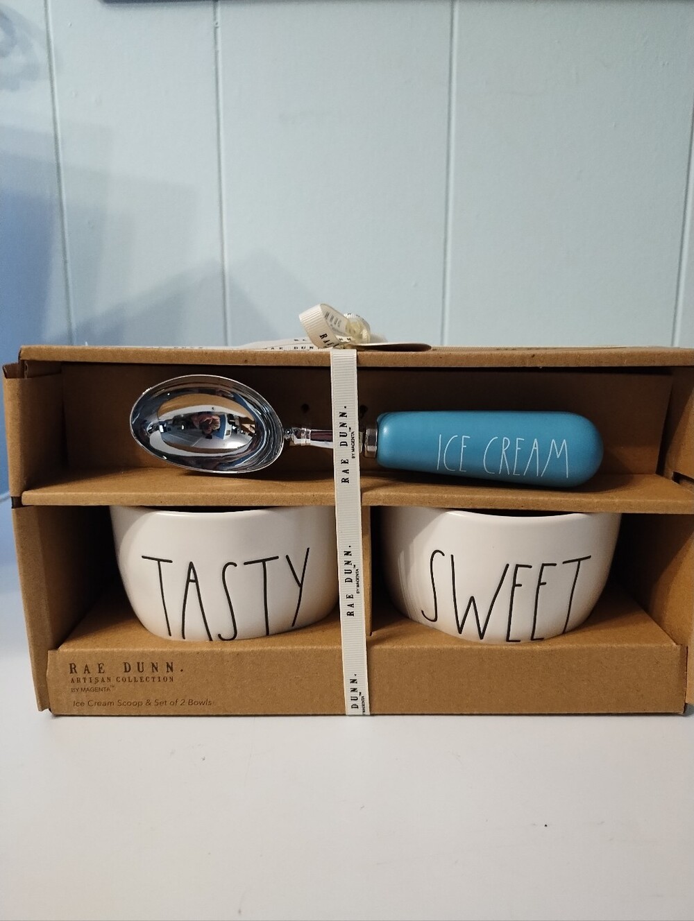NWT Rae Dunn/Magenta Ice Cream Scoop & 2 Bowls With Ramekin Set - Picture 2 of 5